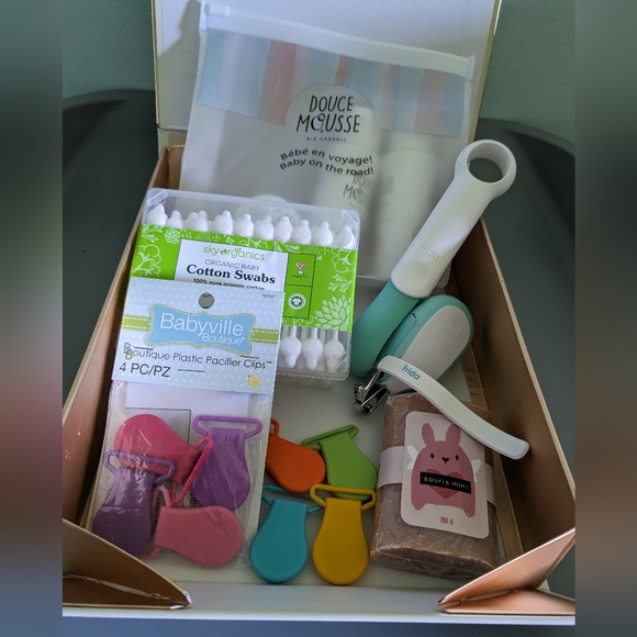 Baby Care Set - Picture 1 of 7